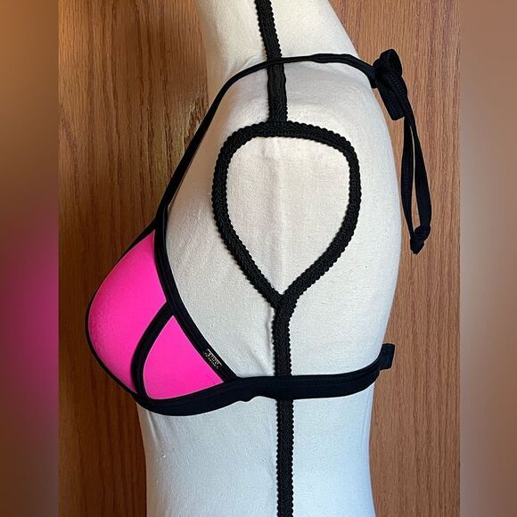 PINk by Victoria’s Secret, Black & Pink, Adjustable, Underwire, Swim Top. - Picture 2 of 4